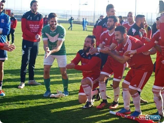 החגיגות בסיום (דאפר מחמיד)